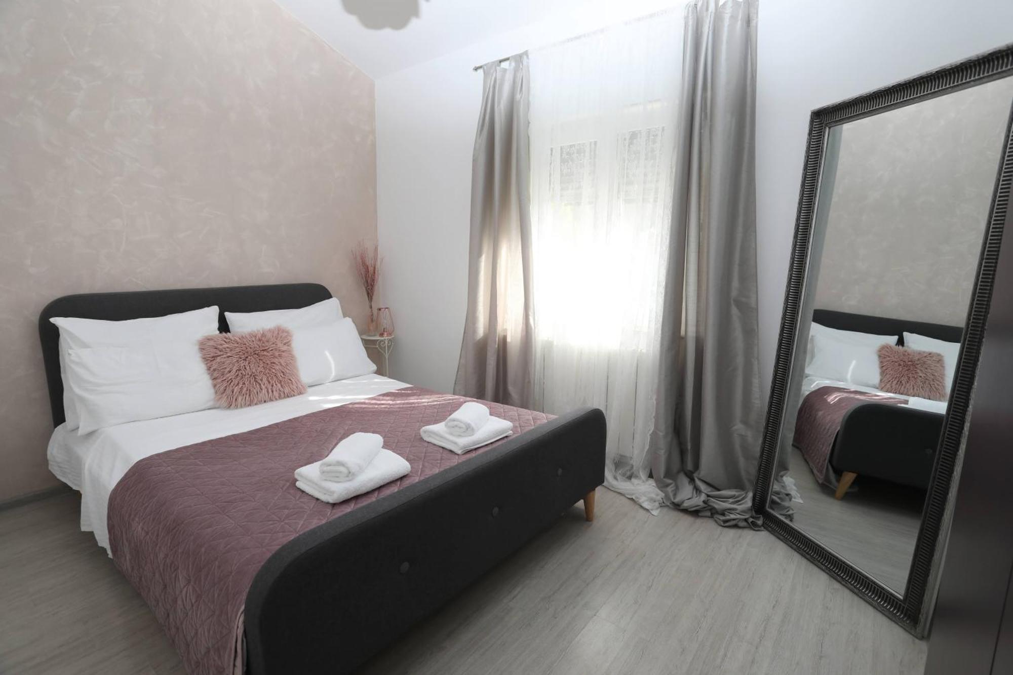 Apartman Debora Sa Privatnim Bazenom Pula Exterior foto