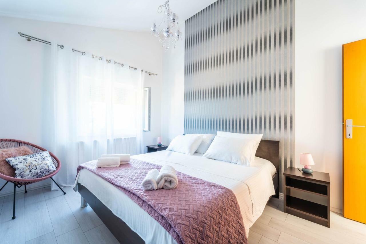 Apartman Debora Sa Privatnim Bazenom Pula Exterior foto
