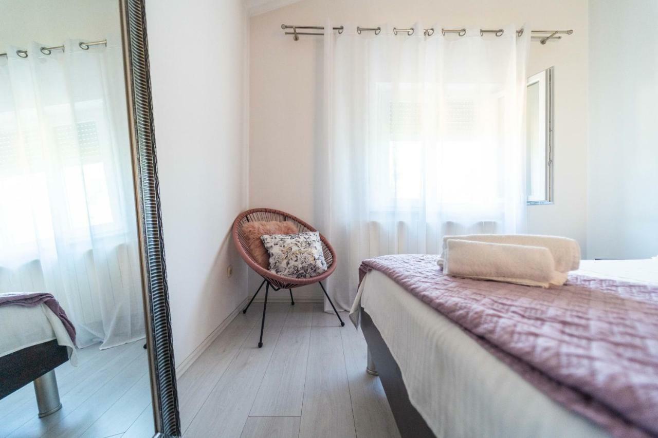 Apartman Debora Sa Privatnim Bazenom Pula Exterior foto
